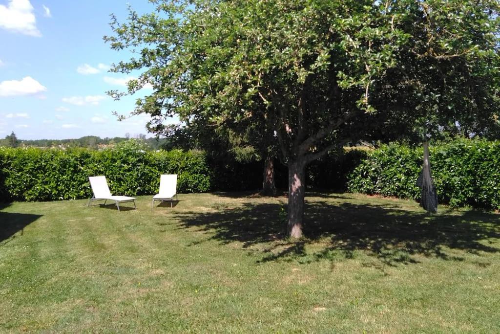 Grande Maison De Plain Pied Avec Jardin Arbore. Champignelles Exterior photo