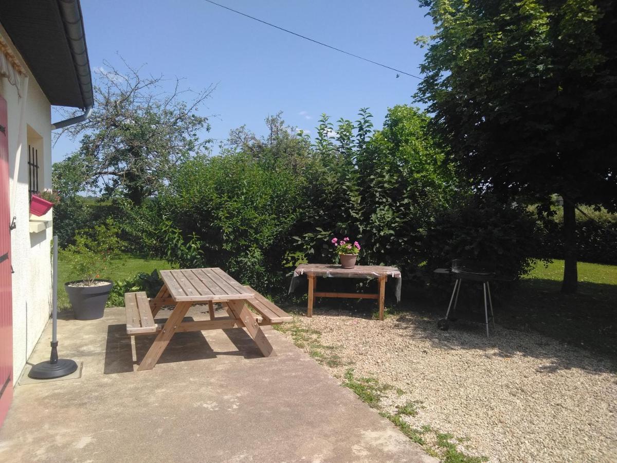 Grande Maison De Plain Pied Avec Jardin Arbore. Champignelles Exterior photo