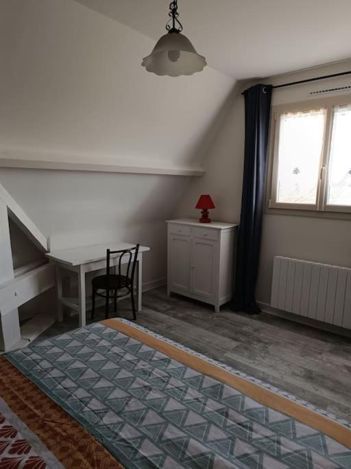 Grande Maison De Plain Pied Avec Jardin Arbore. Champignelles Exterior photo